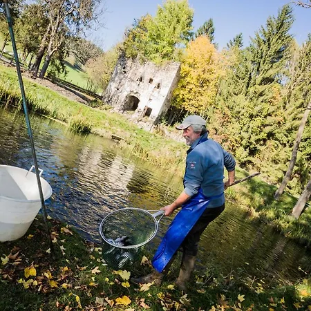 Farm stay Castello Schloss Lichtengraben