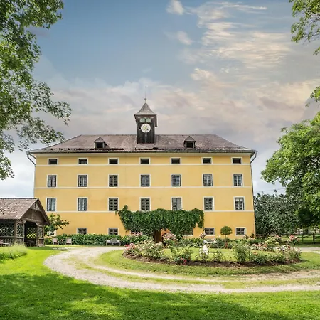 Bauernhof Castello Schloss Lichtengraben