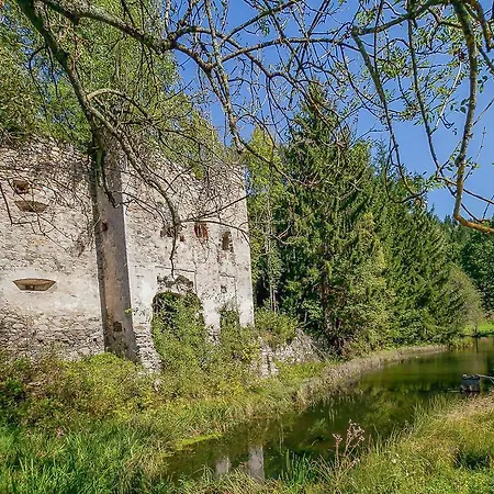 Farm stay Castello Schloss Lichtengraben