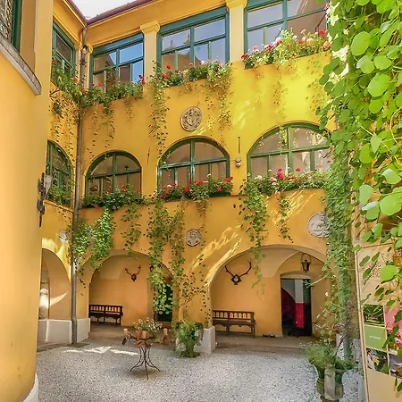 Castello Schloss Lichtengraben